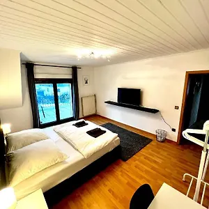Appartement Praktisches Im Grossen Haus Mit Garten Düsseldorf